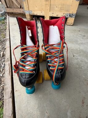 Retro Style Roller Skates Size 5 Rainbow Quad Skates Black Red